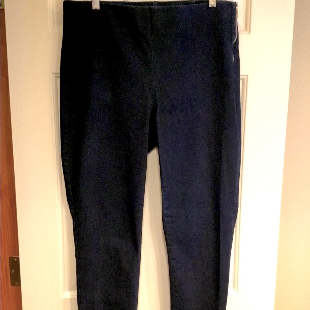Chico’s Platinum Side Zip Ankle Jeans Sz 1.5 (10)